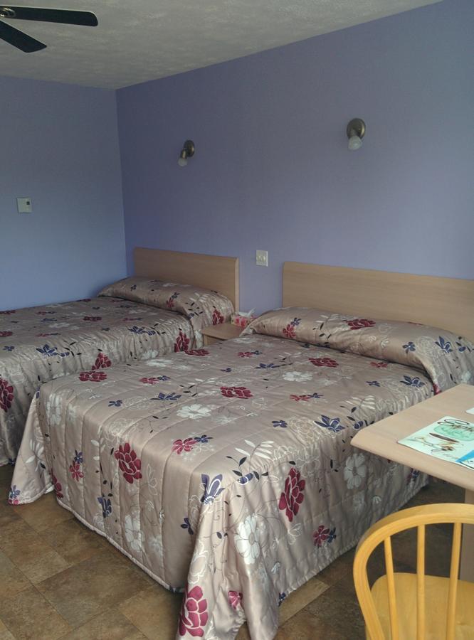 Motel Les Pins 格兰比 外观 照片